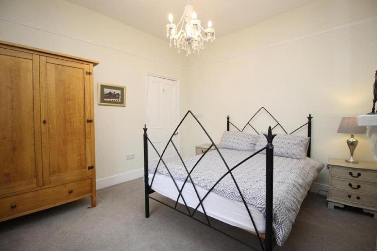 Orwell Villa Elegant Period 5 Bed Close To Town Sleeps 15 첼튼엄 외부 사진